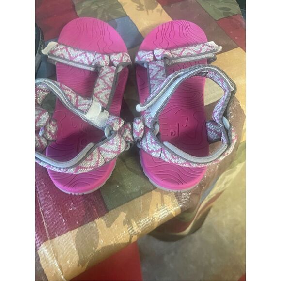 Teva Little Girls Fuchsia Red Open Toe Hook & Loop Geometric Sandals Size 4 - Picture 10 of 13